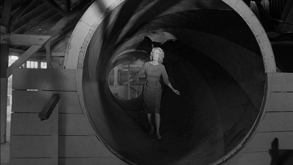 Screenshot of carnival of souls.